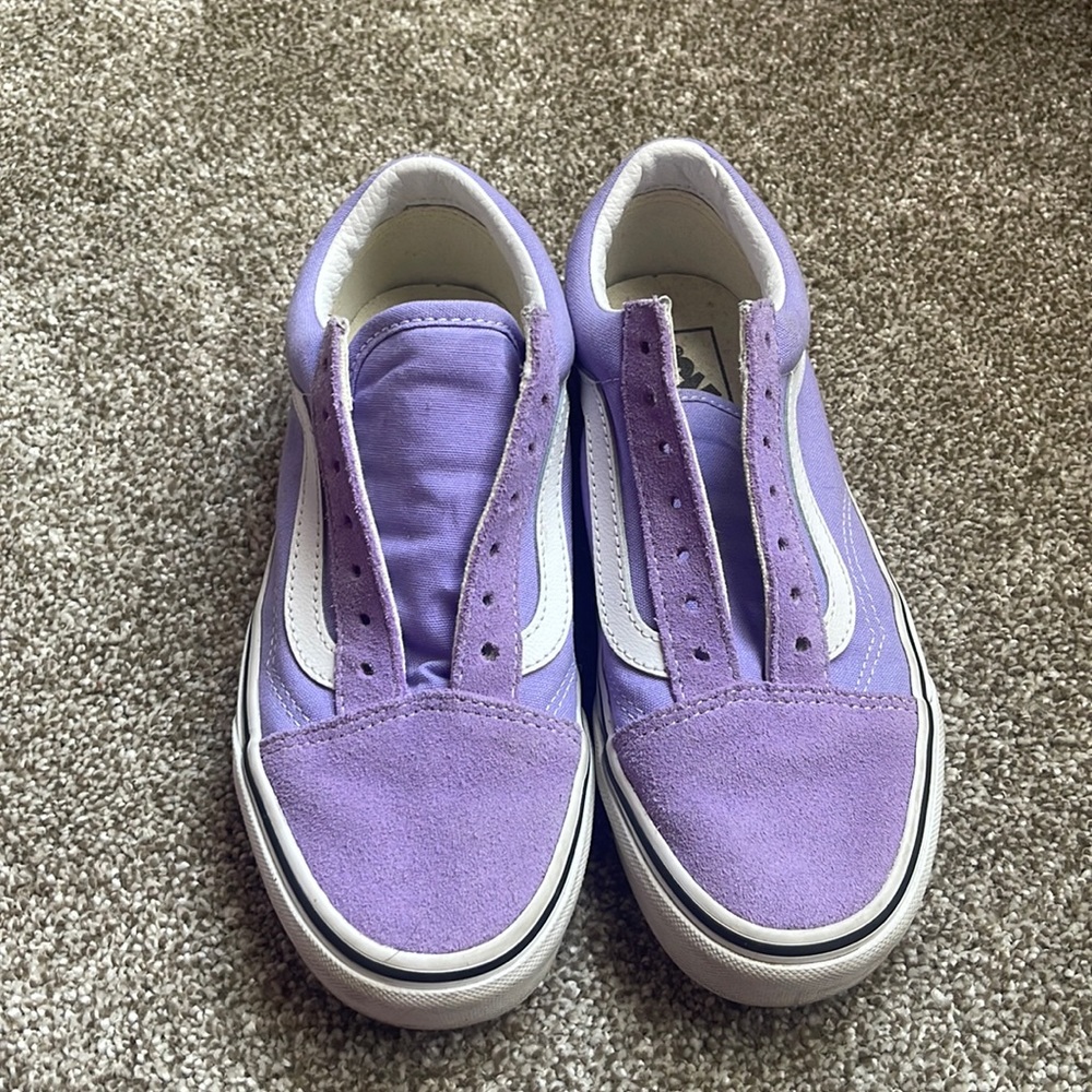 Women’s vans size 5.5 used but in good condition